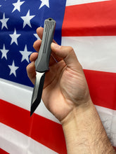 Load image into Gallery viewer, Heretic Manticore S Tanto Battleworn Black Handle