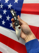 Load image into Gallery viewer, Spyderco Para 3 Black