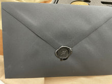 Load image into Gallery viewer, Toor Knives Signature Series Field 2.0 w/Buffalo Horn (Featuring Natural Amber Streaks)