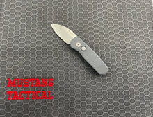 Load image into Gallery viewer, Pro-Tech Runt 5 Black Textured Wharncliffe