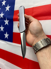 Load image into Gallery viewer, Heretic Manticore X Recurve Two Tone Gray Handle