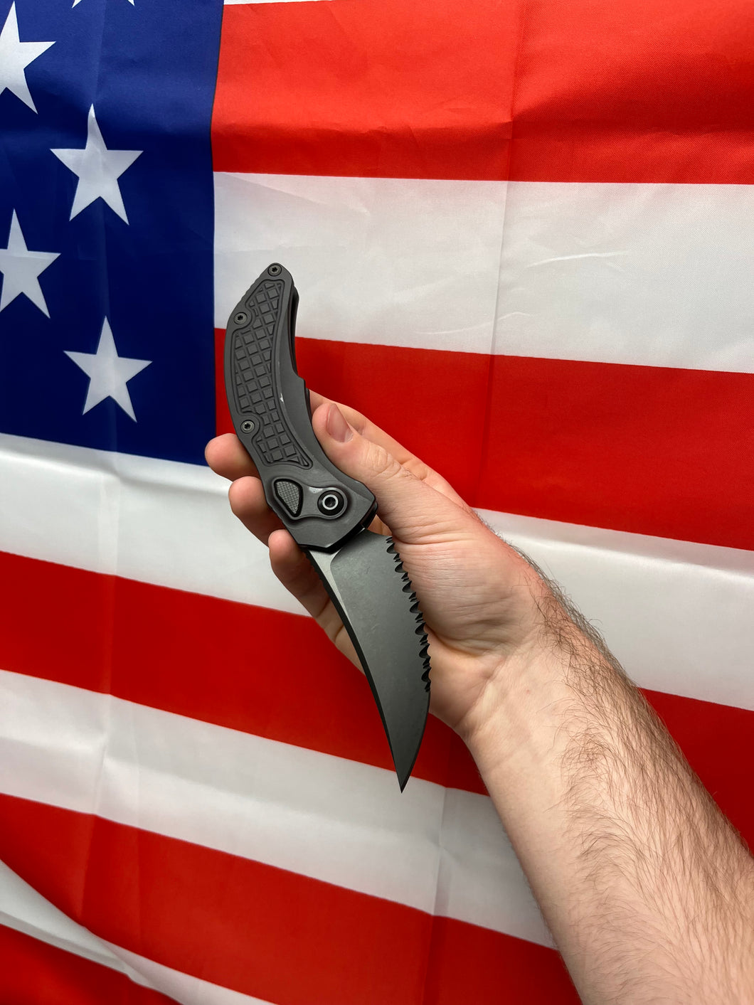 Microtech Brachial Shadow DLC Full Serrated 268A-3DLCTSH