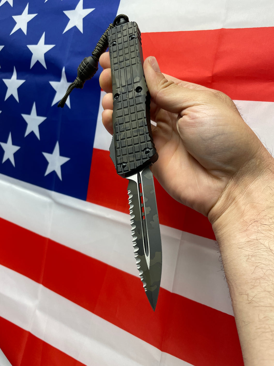 Microtech Combat Troodon D/E Frag ODG Camo Full serrated with Grenade Bead 142-3FROCS